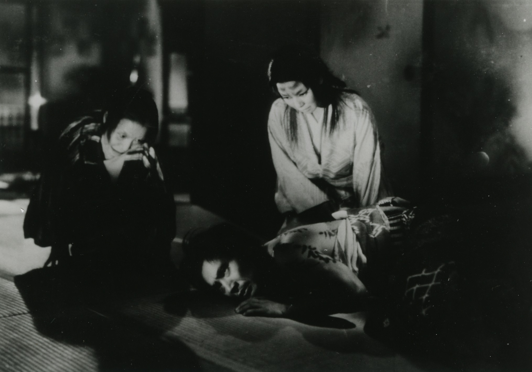 Cuentos de la luna pálida